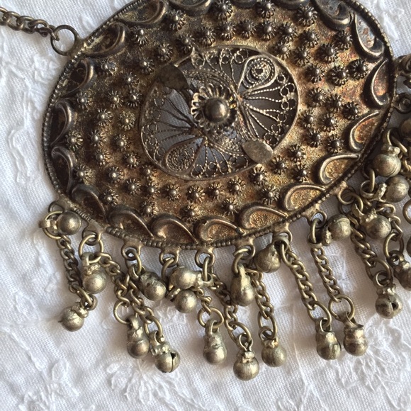 Vintage medallion necklace - Picture 5 of 6